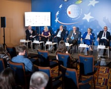 Forum Ekonomiczne w Karpaczu. Dyskusja o tym „Czy nowe pokolenie liderów znajdzie czas na pięcioletnie studia?”